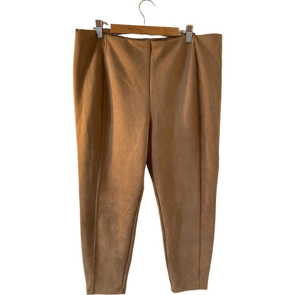 T Tahari faux suede pants. Camel. Size XL/TG. 90% Polyester/10% spandex. Soft!